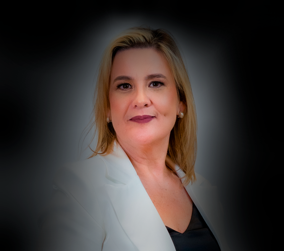 Polly Montarroyos - Especialista em Etiqueta Social